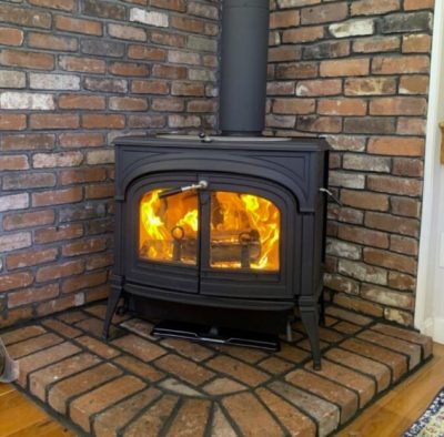 flamme dans poêle